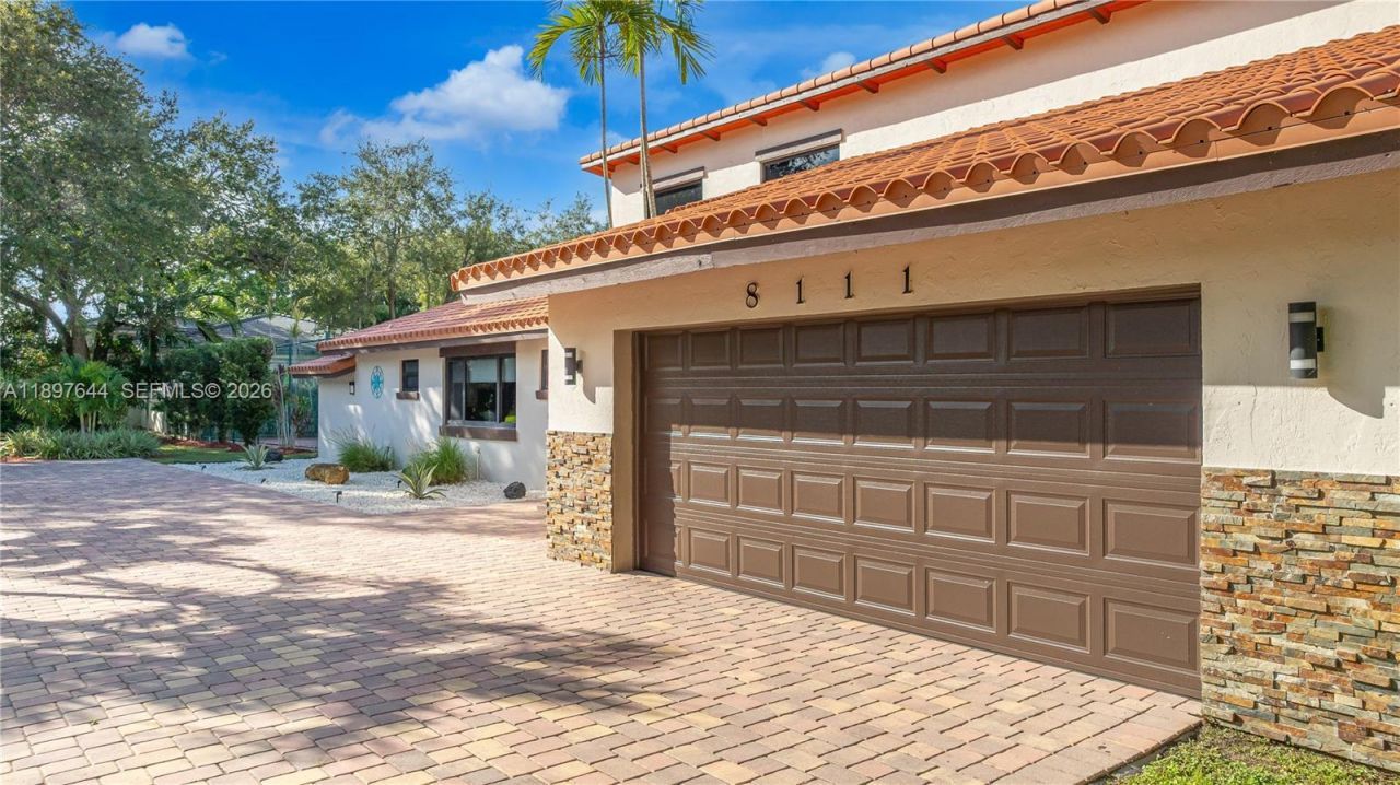 8111 SW 183rd St, Palmetto Bay, FL 33157 Photo