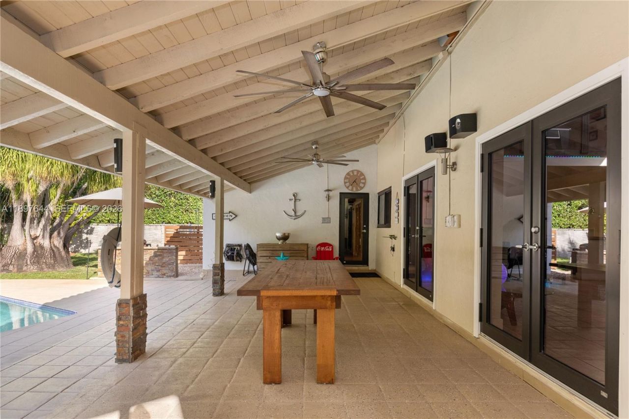 8111 SW 183rd St, Palmetto Bay, FL 33157 Photo