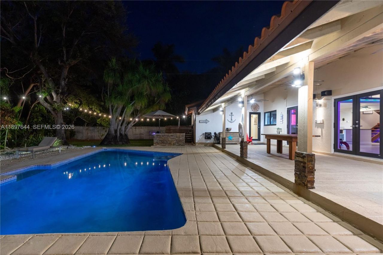 8111 SW 183rd St, Palmetto Bay, FL 33157 Photo