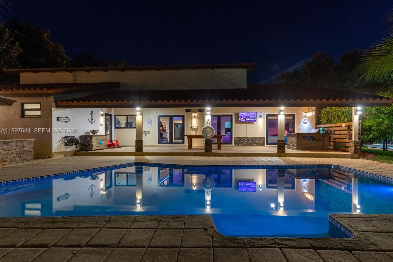 8111 SW 183rd St, Palmetto Bay, FL 33157 Photo