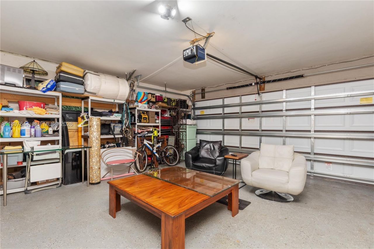 8111 SW 183rd St, Palmetto Bay, FL 33157 Photo