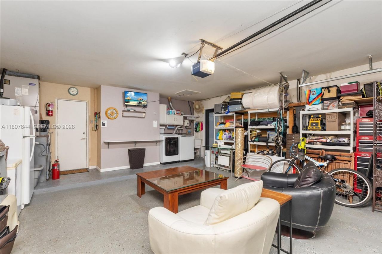 8111 SW 183rd St, Palmetto Bay, FL 33157 Photo