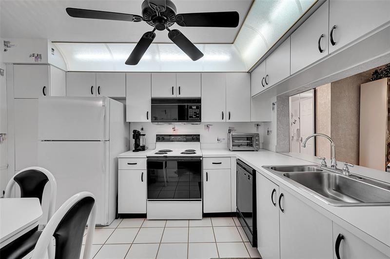 10368 NW 24th Place, Unit 204, Sunrise, FL 33322 Photo