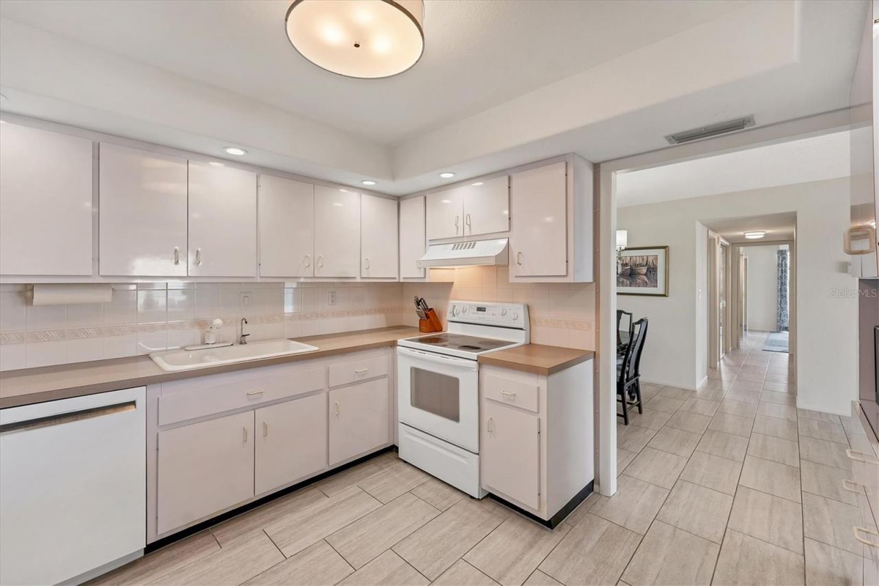 101 Benjamin Franklin Drive, Unit 63, Sarasota, FL 34236 Photo