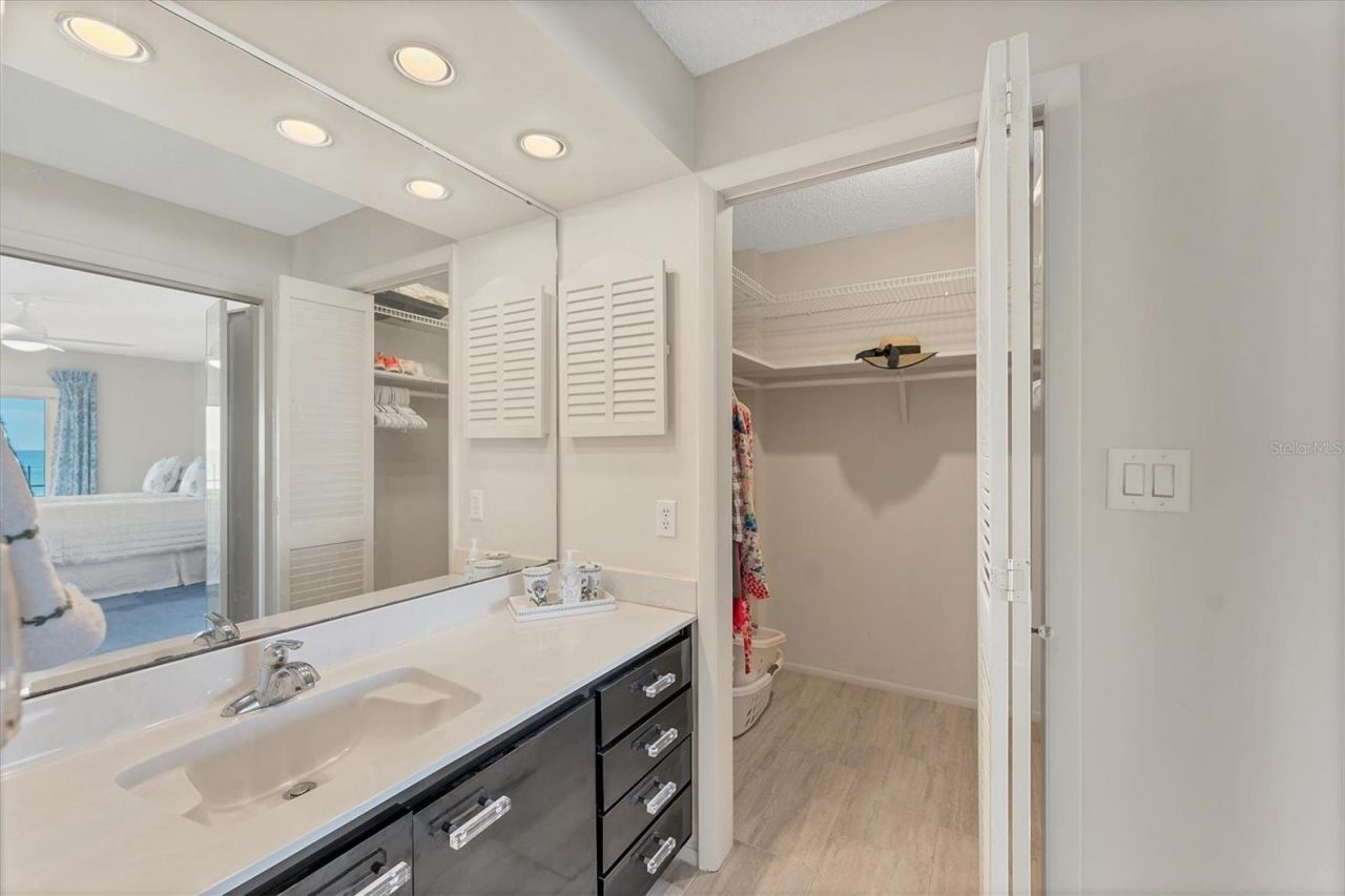 101 Benjamin Franklin Drive, Unit 63, Sarasota, FL 34236 Photo