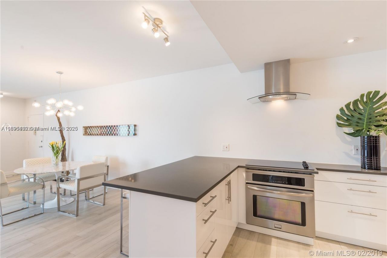 3 Island Ave, Unit 09D, Miami Beach, FL 33139 Photo