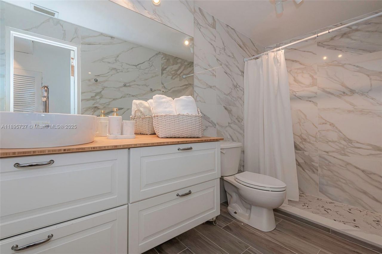 3 Island Ave, Unit 09E, Miami Beach, FL 33139 Photo