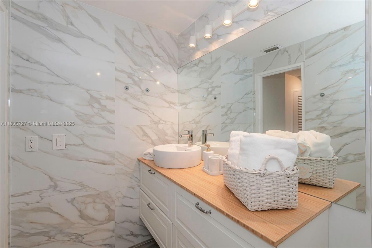 3 Island Ave, Unit 09E, Miami Beach, FL 33139 Photo