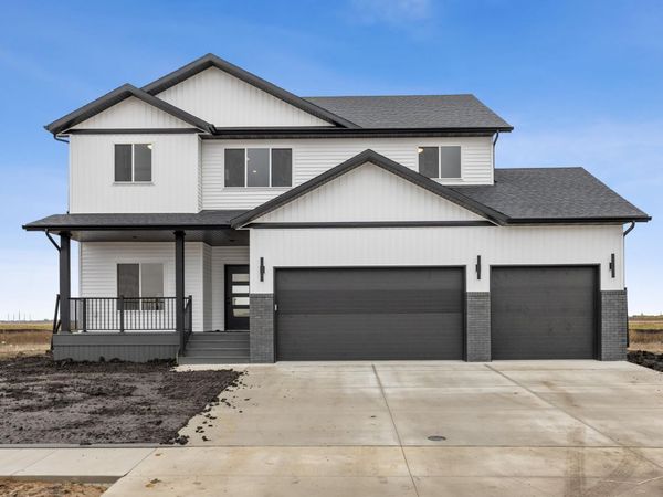 8414 61st Street S, Horace, ND 58047