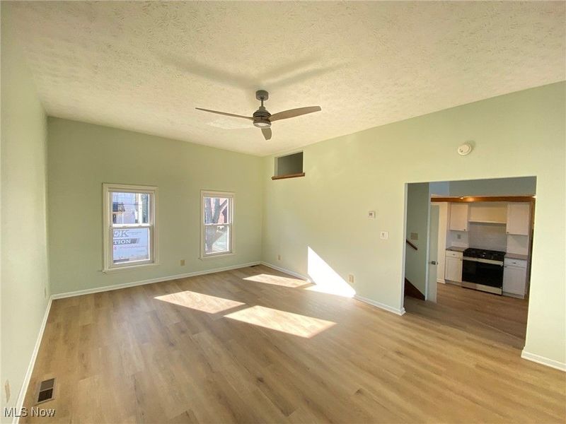 4210 Clinton Avenue, Cleveland, OH 44113 Photo 11