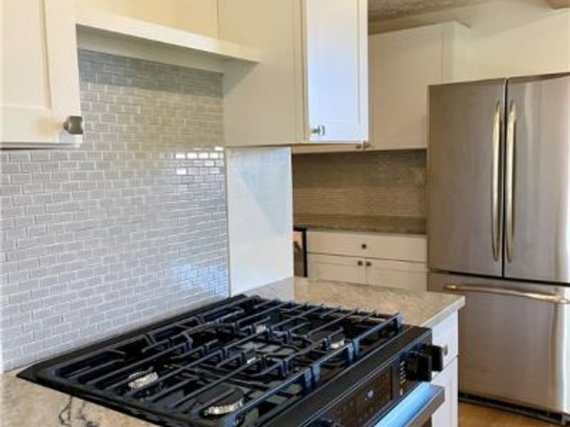 4210 Clinton Avenue, Cleveland, OH 44113 Photo 6