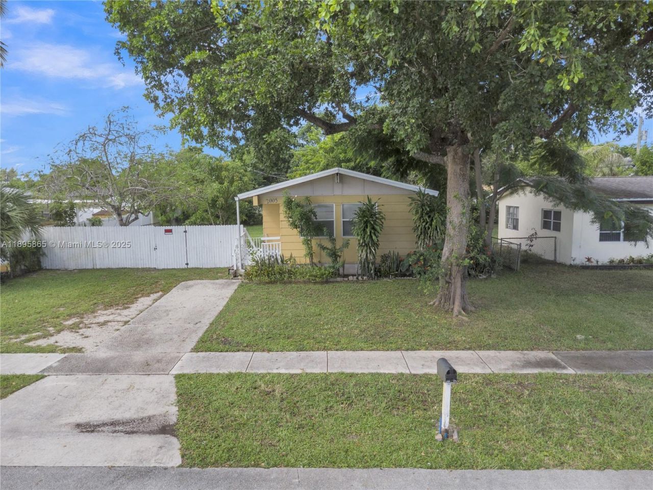 2005 NW 11th Ave, Fort Lauderdale, FL 33311 Photo