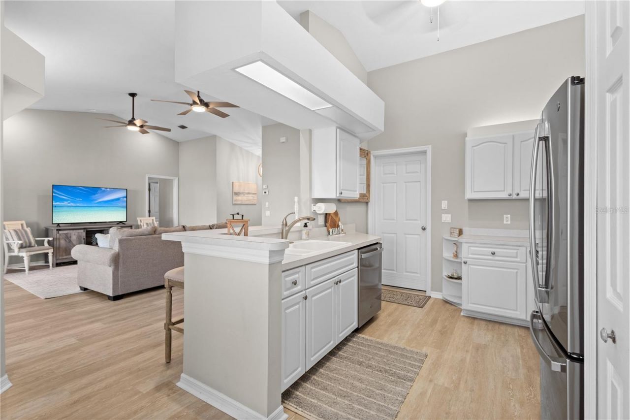 12454 SW Kingsway Circle, Unit 202, Lake Suzy, FL 34269 Photo