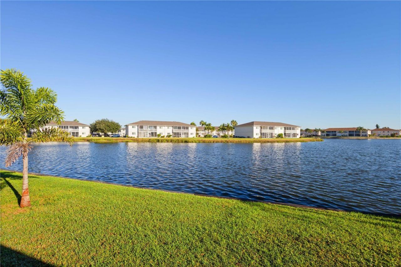 12454 SW Kingsway Circle, Unit 202, Lake Suzy, FL 34269 Photo