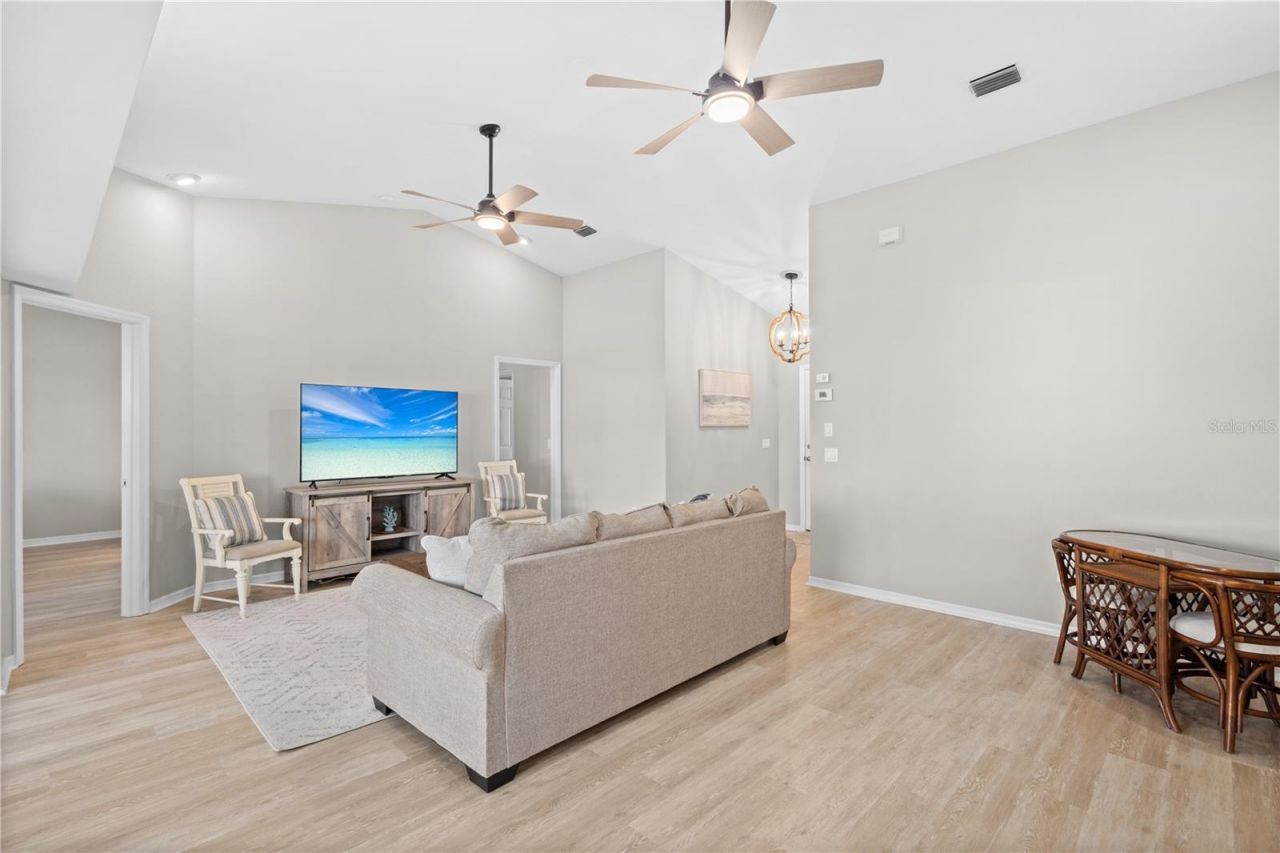 12454 SW Kingsway Circle, Unit 202, Lake Suzy, FL 34269 Photo