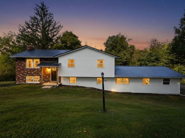 12491 Lesley Road SE, Heath, OH 43056