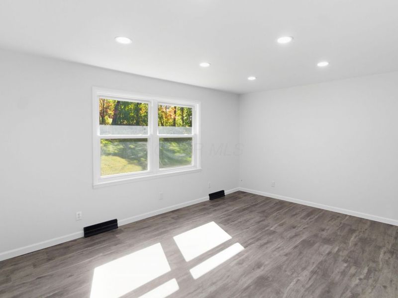 12491 Lesley Road SE, Heath, OH 43056 Photo 6