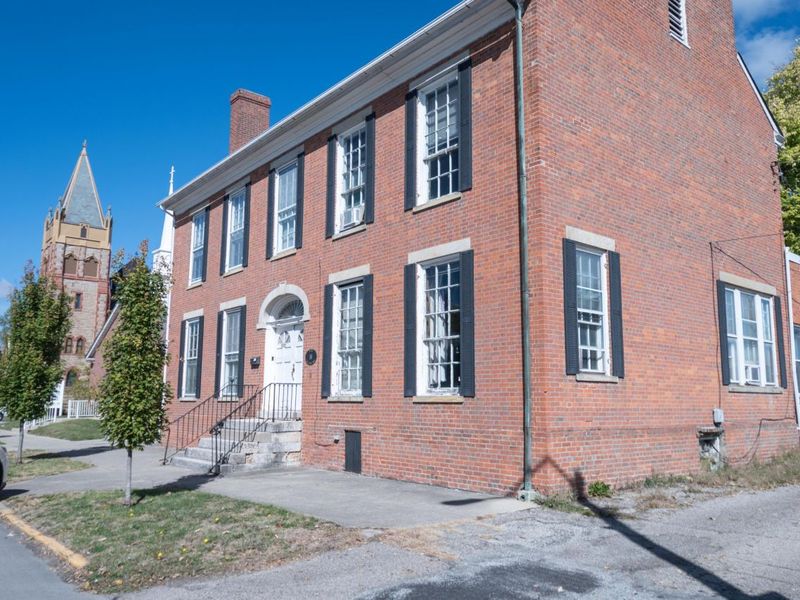 16 N Main Street, London, OH 43140 Photo 1