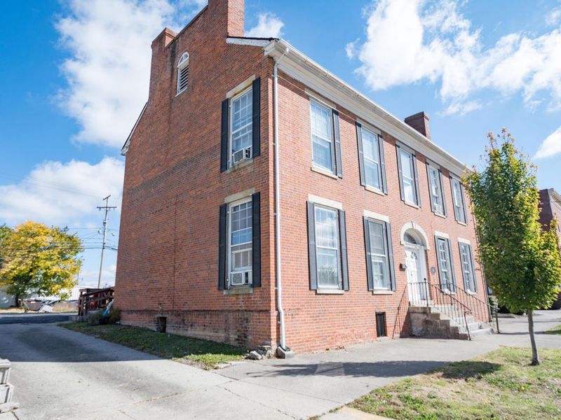 16 N Main Street, London, OH 43140 Photo 2