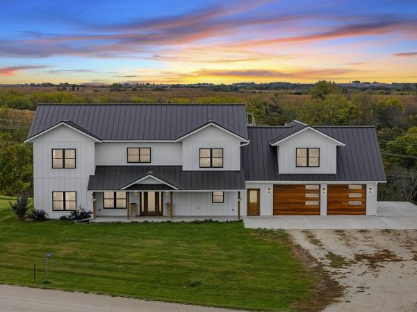 2183 Waterview Lane, Lansing, IA 52151