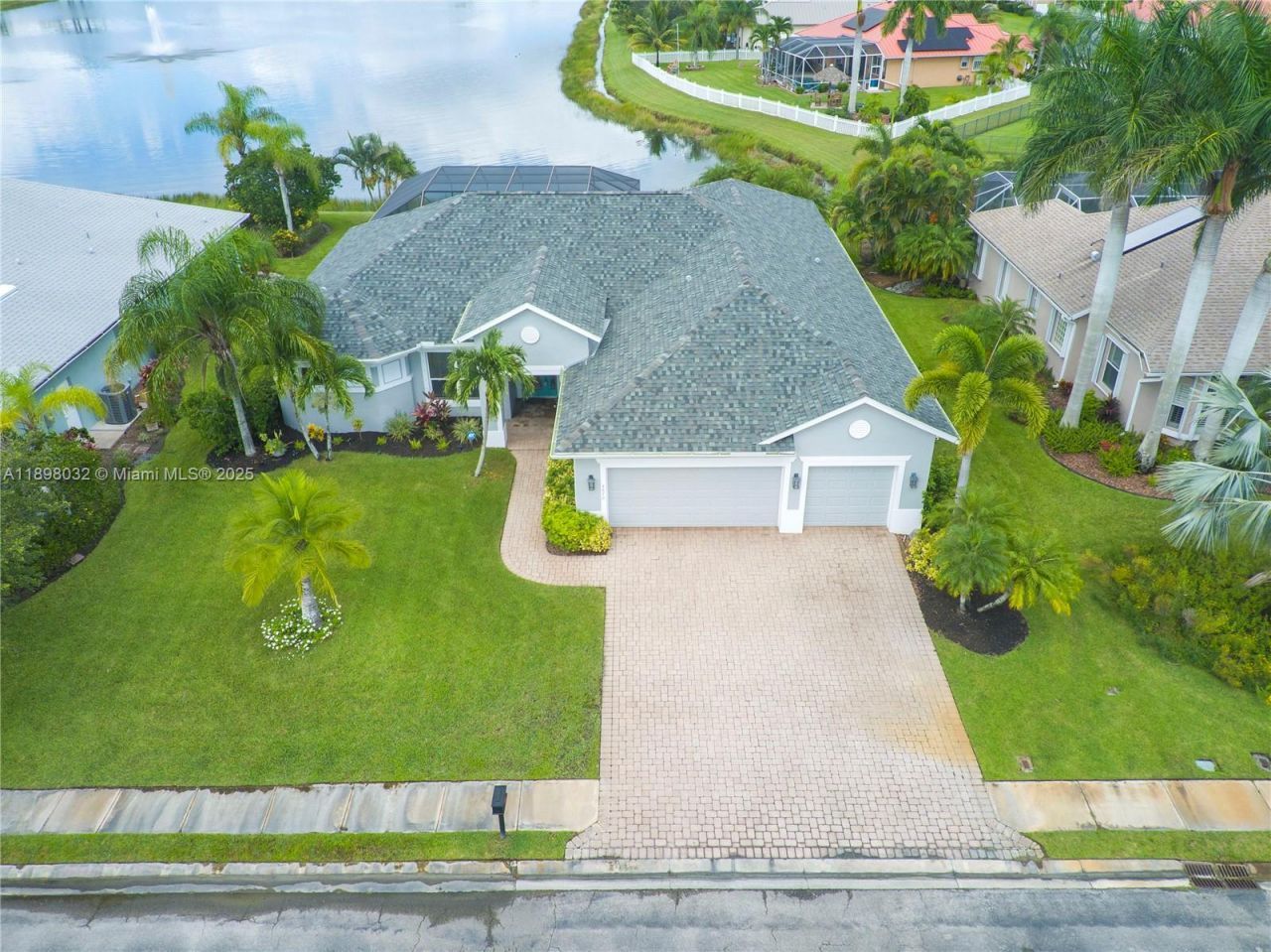 4670 SW Stephanie Ln Sw, Vero Beach, FL 32968 Photo