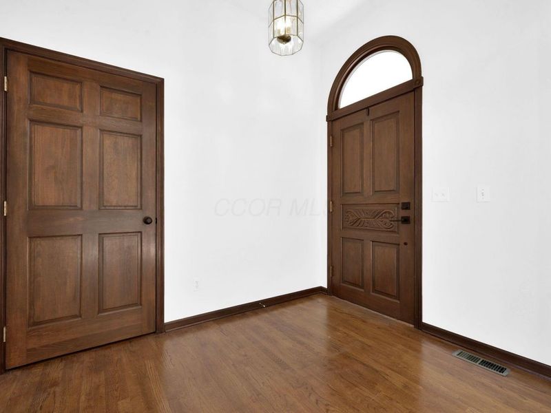 7164 Durness Place, Columbus, OH 43235 Photo 5