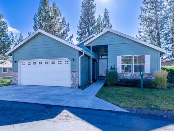 278 N Wheeler Loop, Sisters, OR 97759