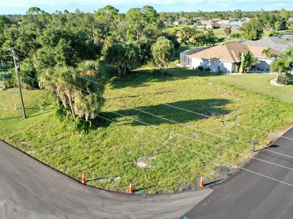 2 SPORTSMAN WAY, ROTONDA WEST, FL 33947
