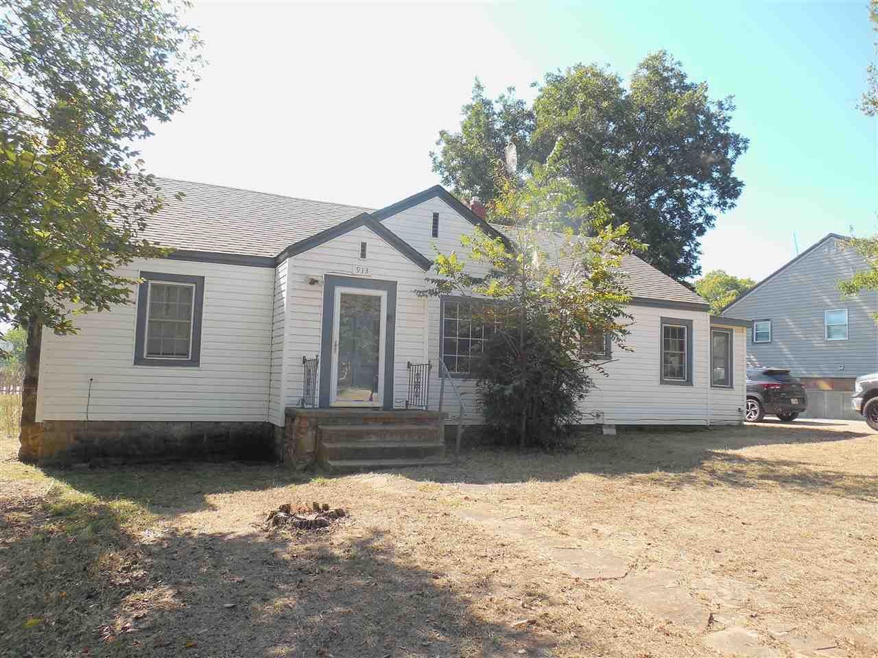 913 & 913 1/2 W 10th Avenue, Stillwater, OK 74074 Main Photo