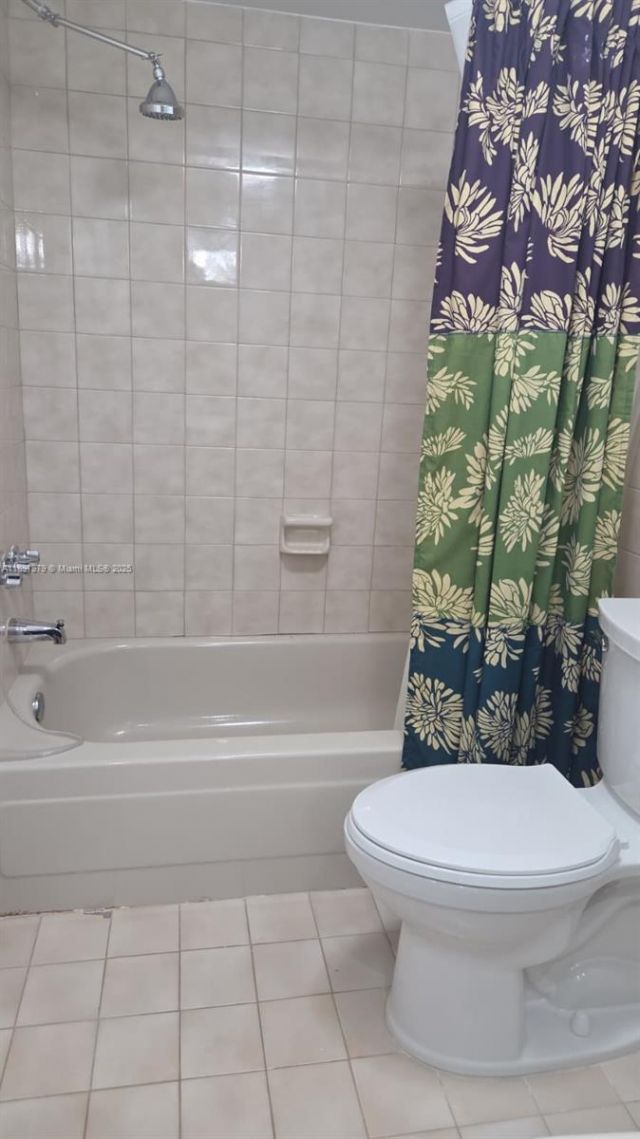 5249 NW 7th St, Unit 418, Miami, FL 33126 Photo