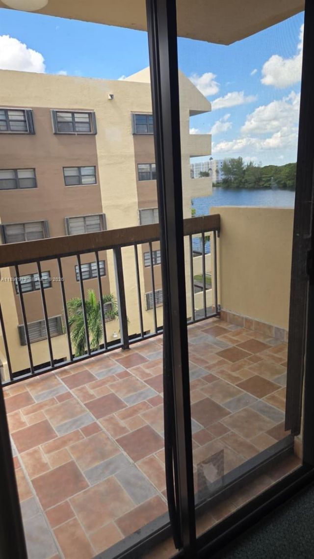 5249 NW 7th St, Unit 418, Miami, FL 33126 Photo