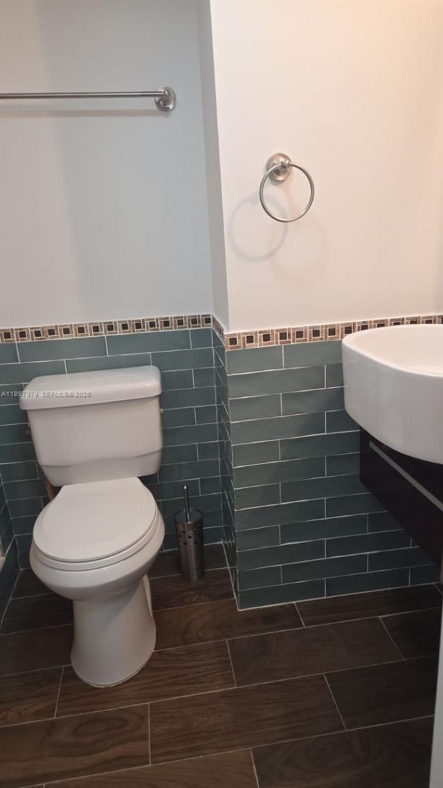 5249 NW 7th St, Unit 418, Miami, FL 33126 Photo