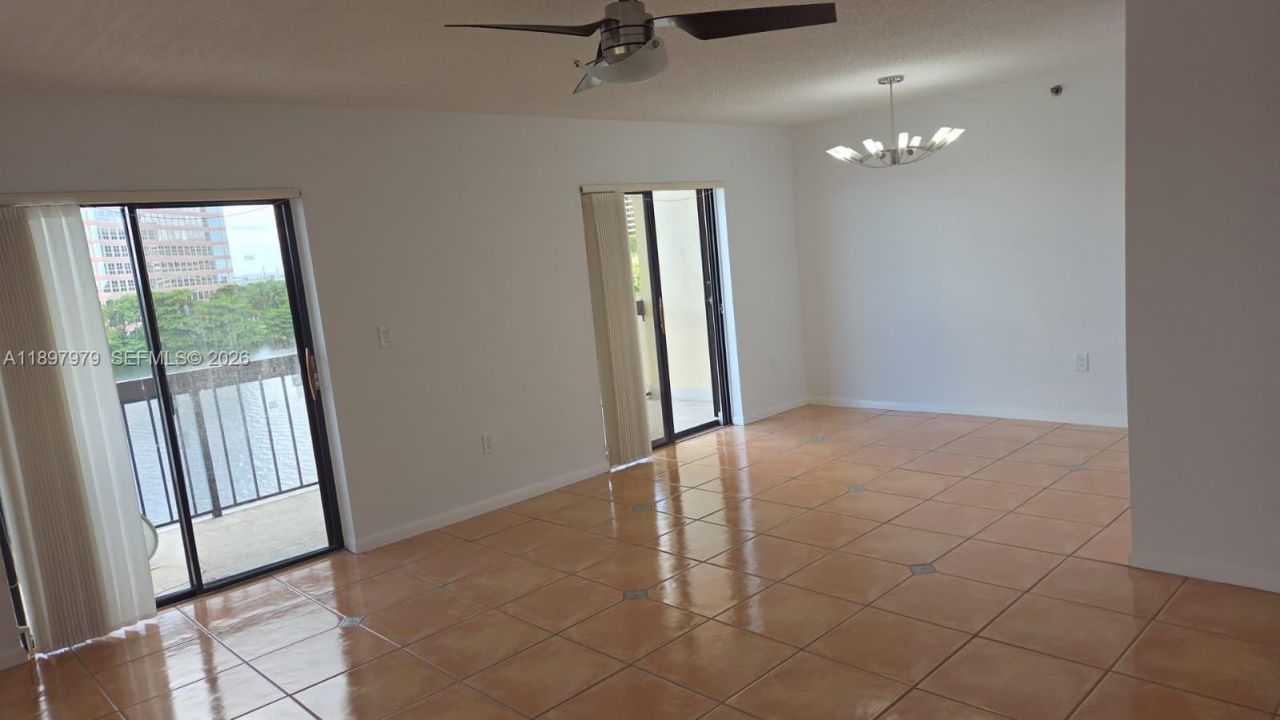 5249 NW 7th St, Unit 418, Miami, FL 33126 Photo