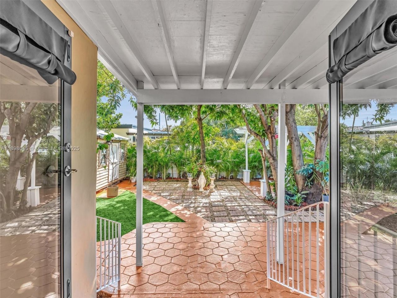 6460 SW 2nd St, Miami, FL 33144 Photo