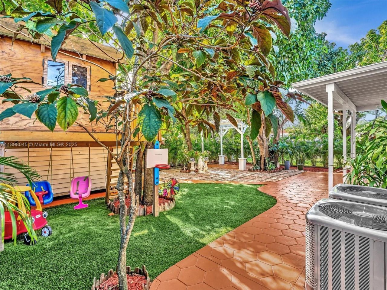 6460 SW 2nd St, Miami, FL 33144 Photo