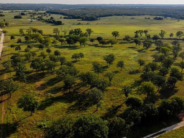 675 Hundley Road , Montague, TX 76251