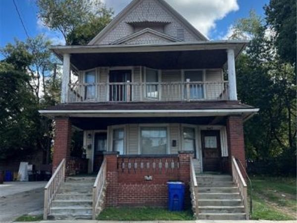 945 E 77th Street, Cleveland, OH 44103