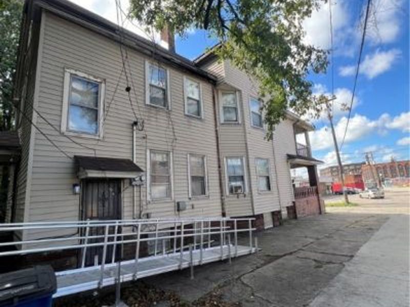 945 E 77th Street, Cleveland, OH 44103 Photo 11