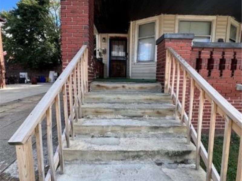 945 E 77th Street, Cleveland, OH 44103 Photo 5