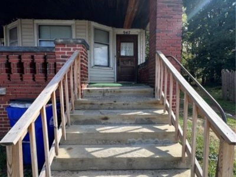 945 E 77th Street, Cleveland, OH 44103 Photo 6