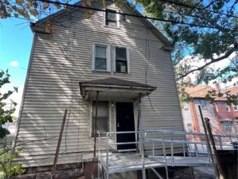 945 E 77th Street, Cleveland, OH 44103 Photo 9