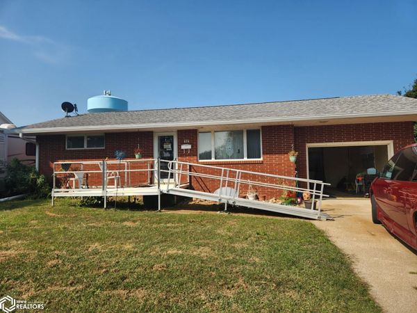 614 N First Street, Knoxville, IA 50138