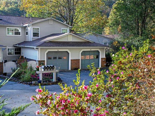 110 Lakeview Court, Brevard, NC 28712