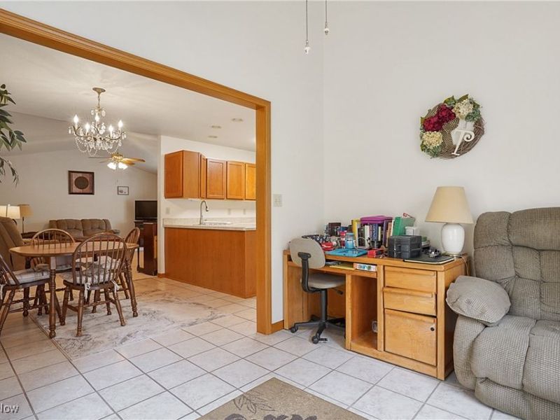 6695 Clingan Road, Unit 10, Poland, OH 44514 Photo 10