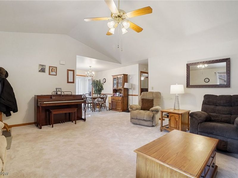 6695 Clingan Road, Unit 10, Poland, OH 44514 Photo 19