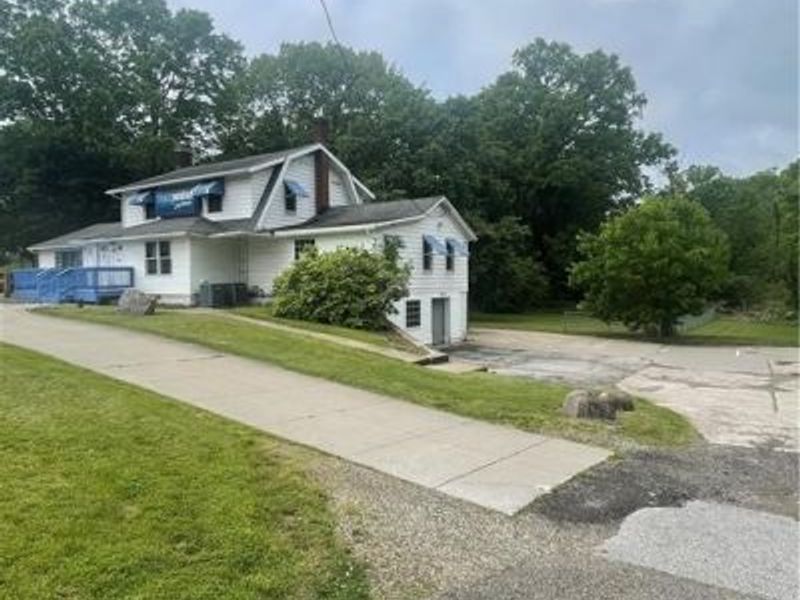 2470 Massillon Road, Akron, OH 44312 Photo 2