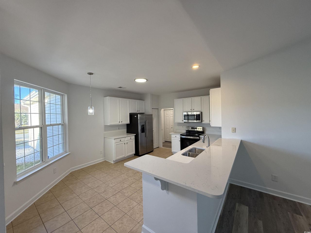 338 Vermillion Dr. Photo 4