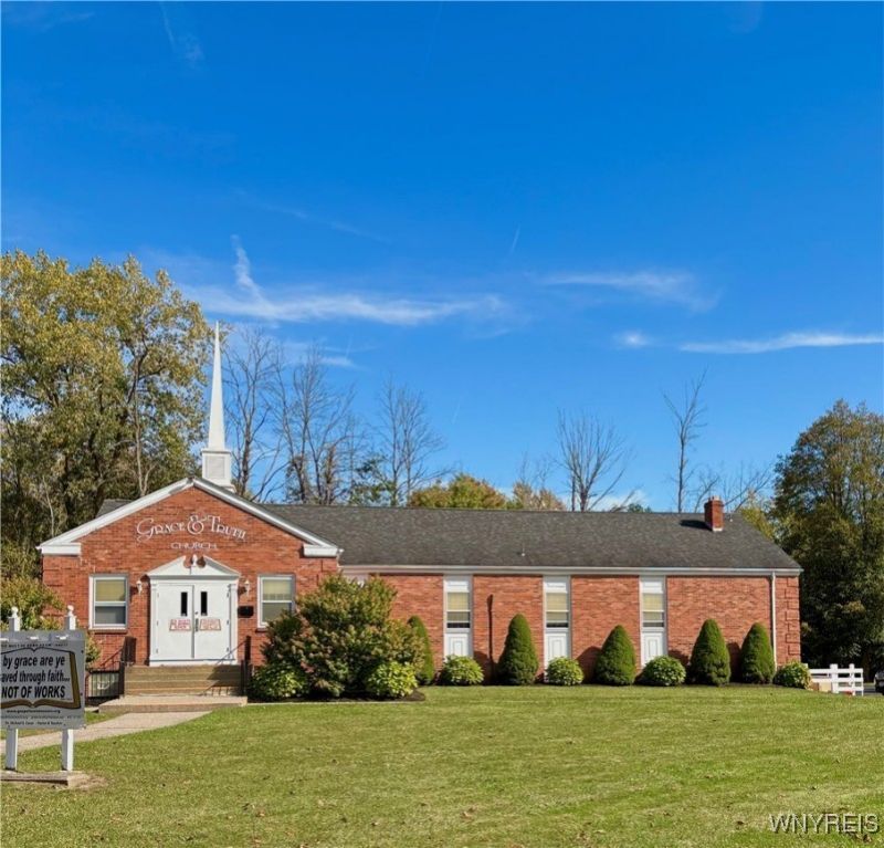 271 Bucyrus Drive, Buffalo, NY 14228 Main Photo