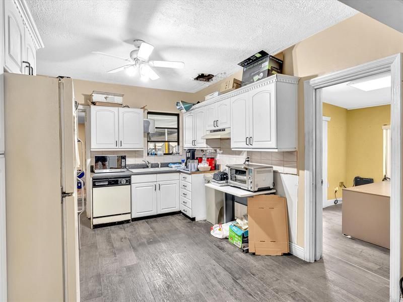 4901 SW 51st St, Davie, FL 33314 Photo