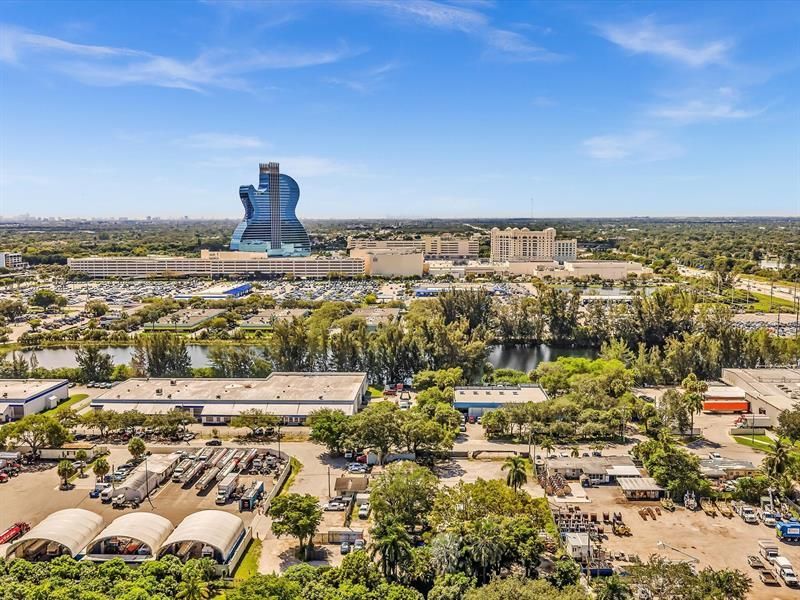 4901 SW 51st St, Davie, FL 33314 Photo